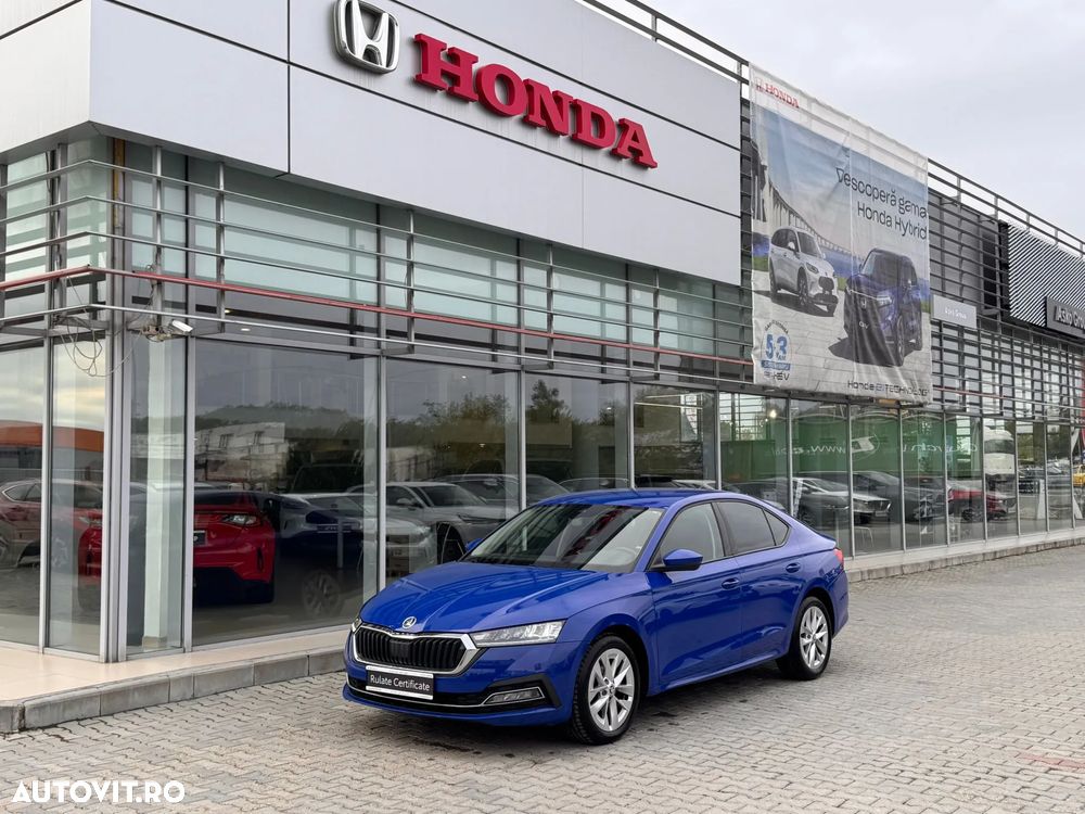Skoda Octavia 2.0 TDI DSG Ambition - 1