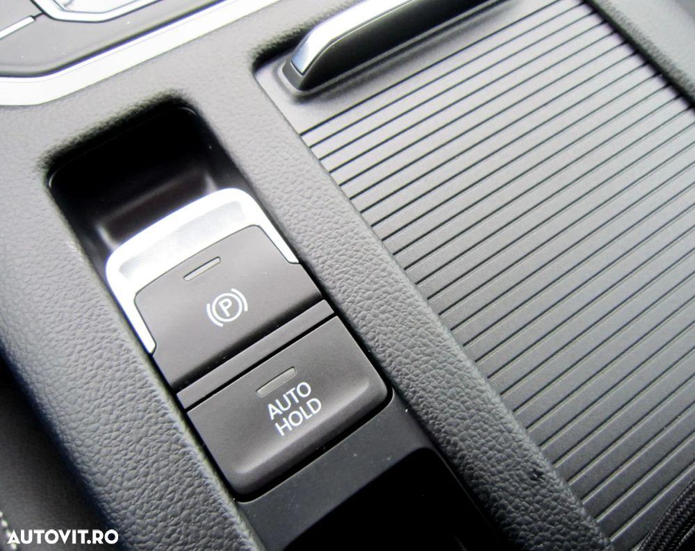 Volkswagen Passat Variant 2.0 TDI DSG (BlueMotion Technology) Highline - 29