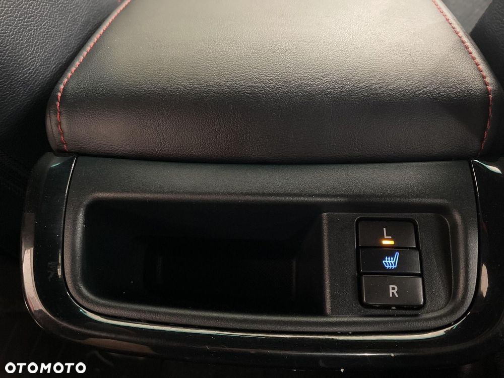 Toyota Hilux 2.8 D-4D Double Cab GR Sport 4x4 - 13