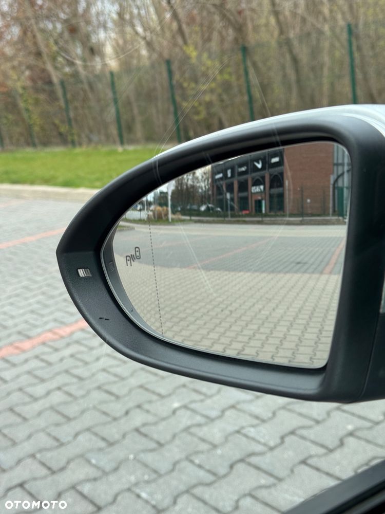 Volkswagen Golf 2.0 TDI SCR DSG Highline - 25