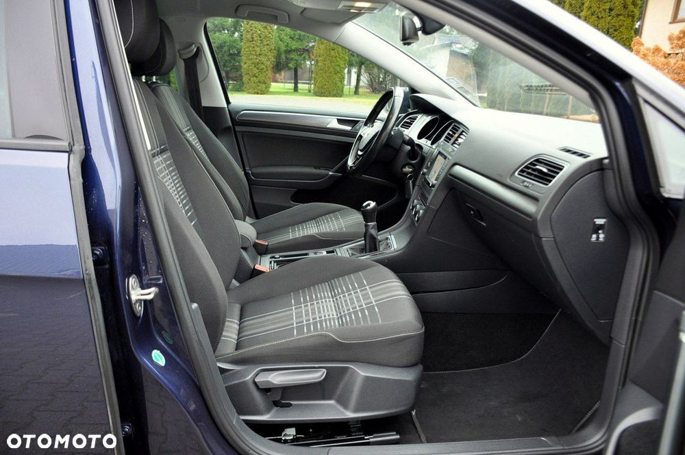 Volkswagen Golf - 17