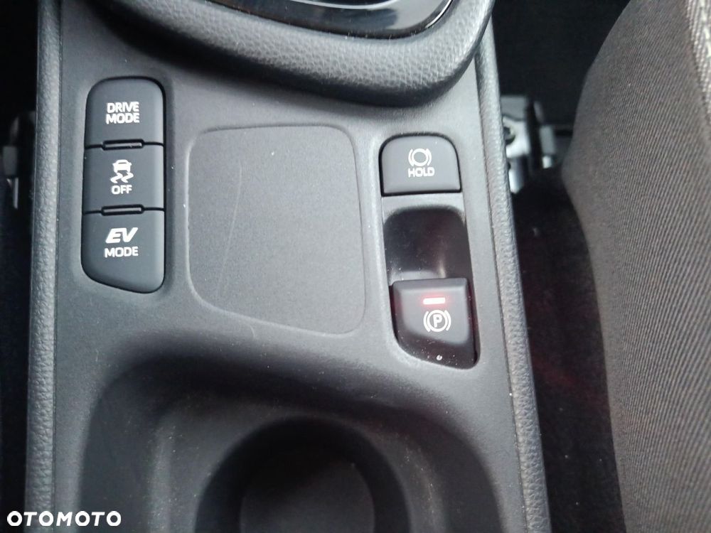 Toyota Yaris Hybrid 1.5 Style - 25