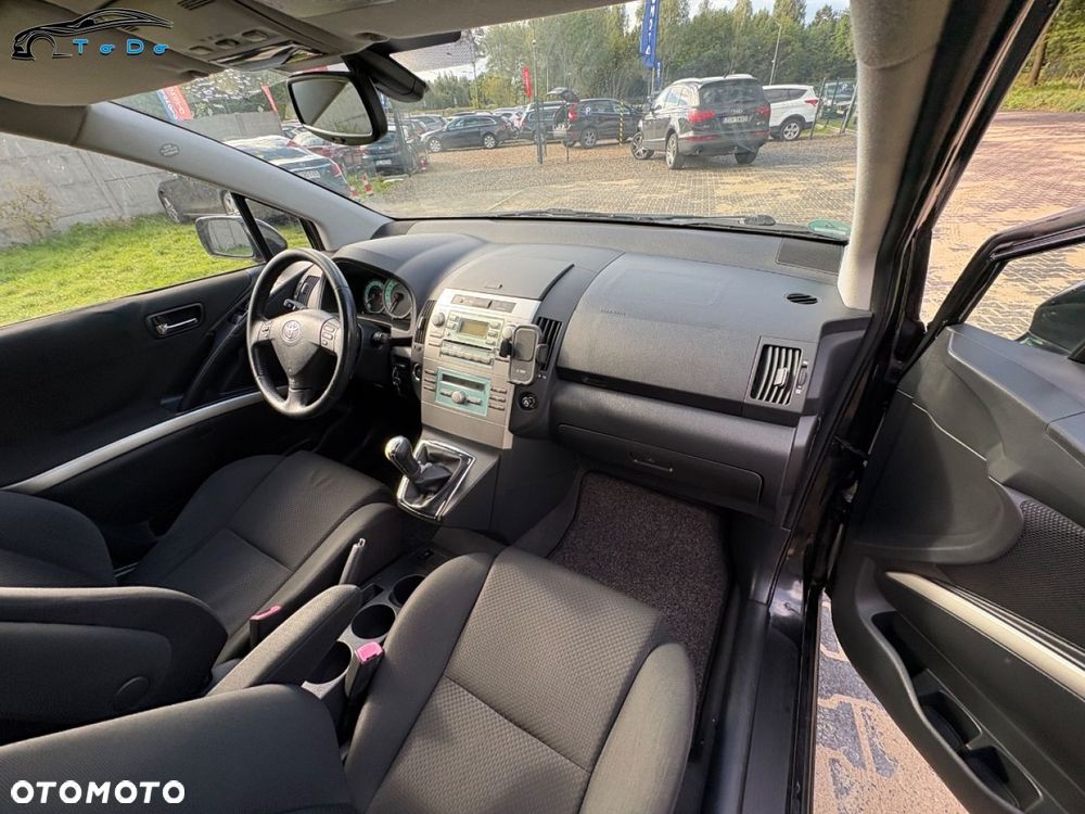 Toyota Corolla Verso 1.8 Prestige + 7os - 28