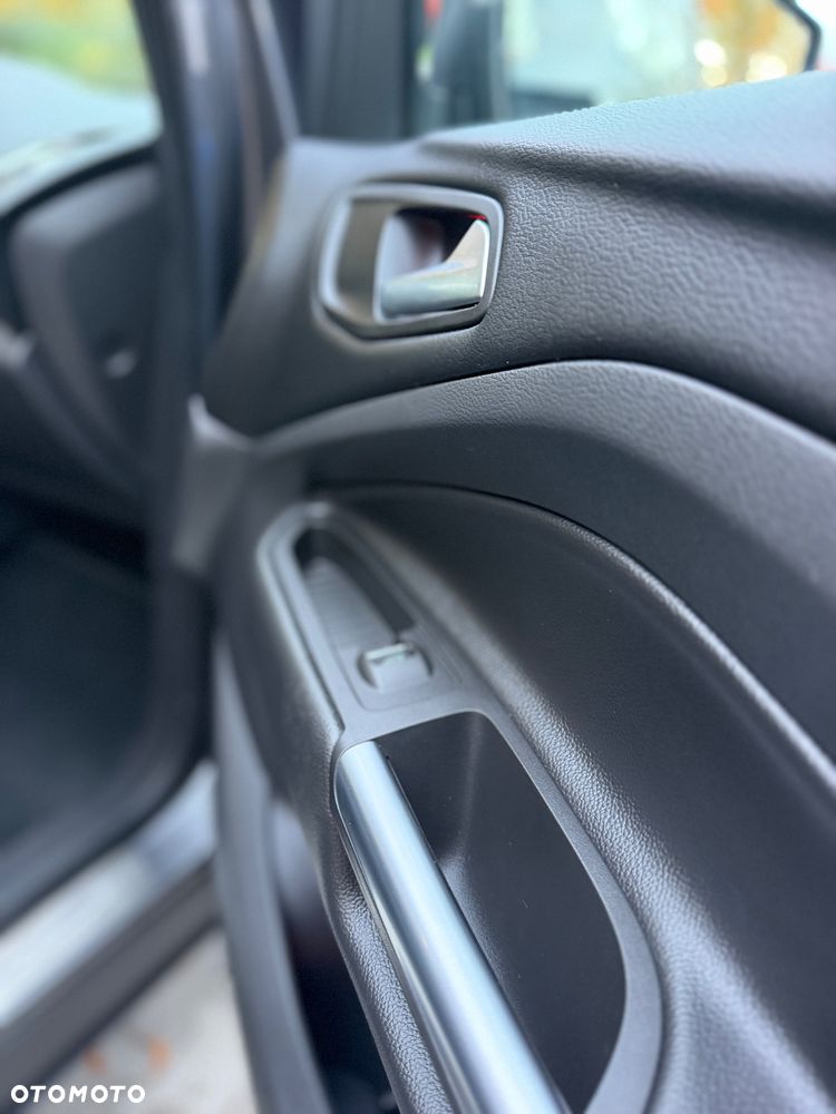 Ford Kuga - 31