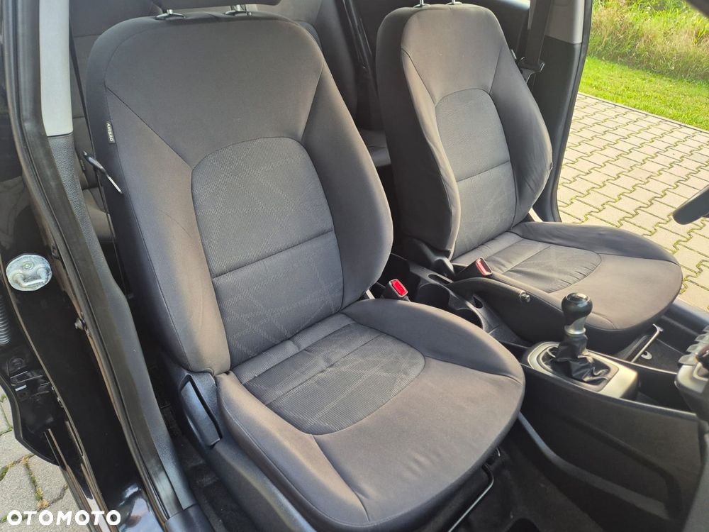 Kia Rio - 19