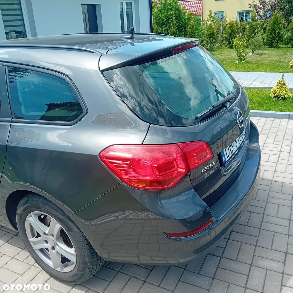Opel Astra 1.7 CDTI Enjoy - 11