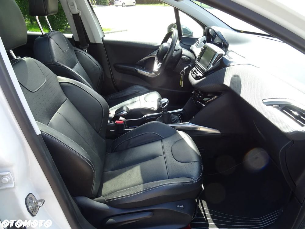 Peugeot 2008 e-HDi FAP 115 STOP & START Allure - 19