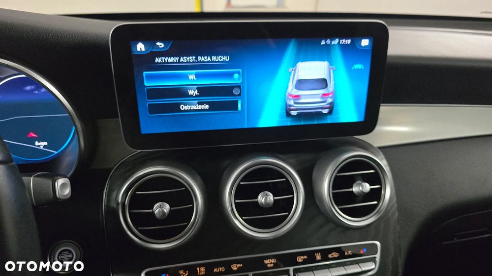 Mercedes-Benz GLC 300 de 4Matic 9G-TRONIC AMG Line Plus - 24