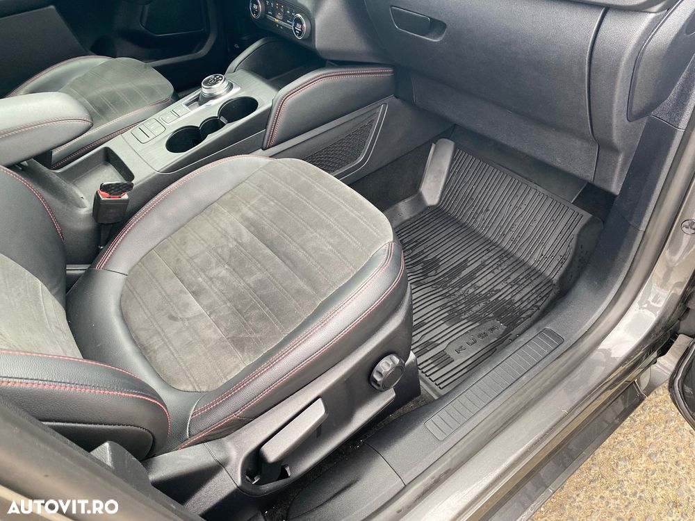 Ford Kuga 2.5 Duratec FHEV ST-LINE X - 20