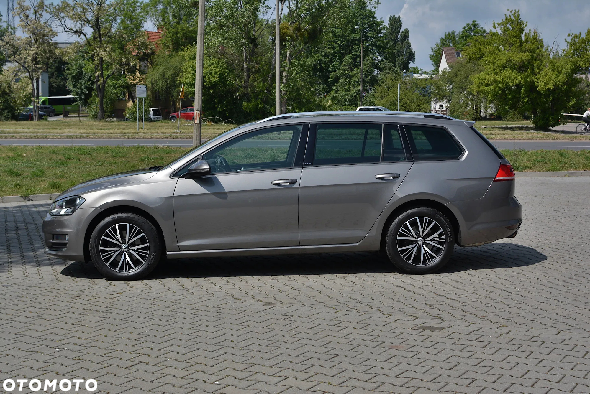 Volkswagen Golf - 8