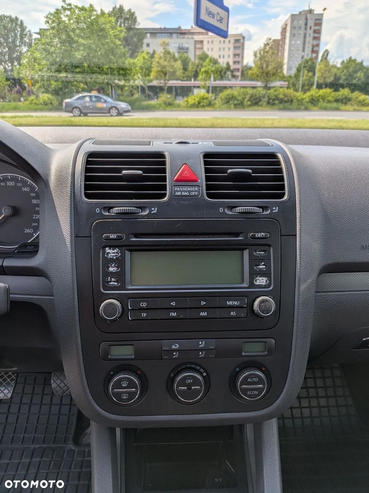 Volkswagen Golf 1.6 Trendline - 12