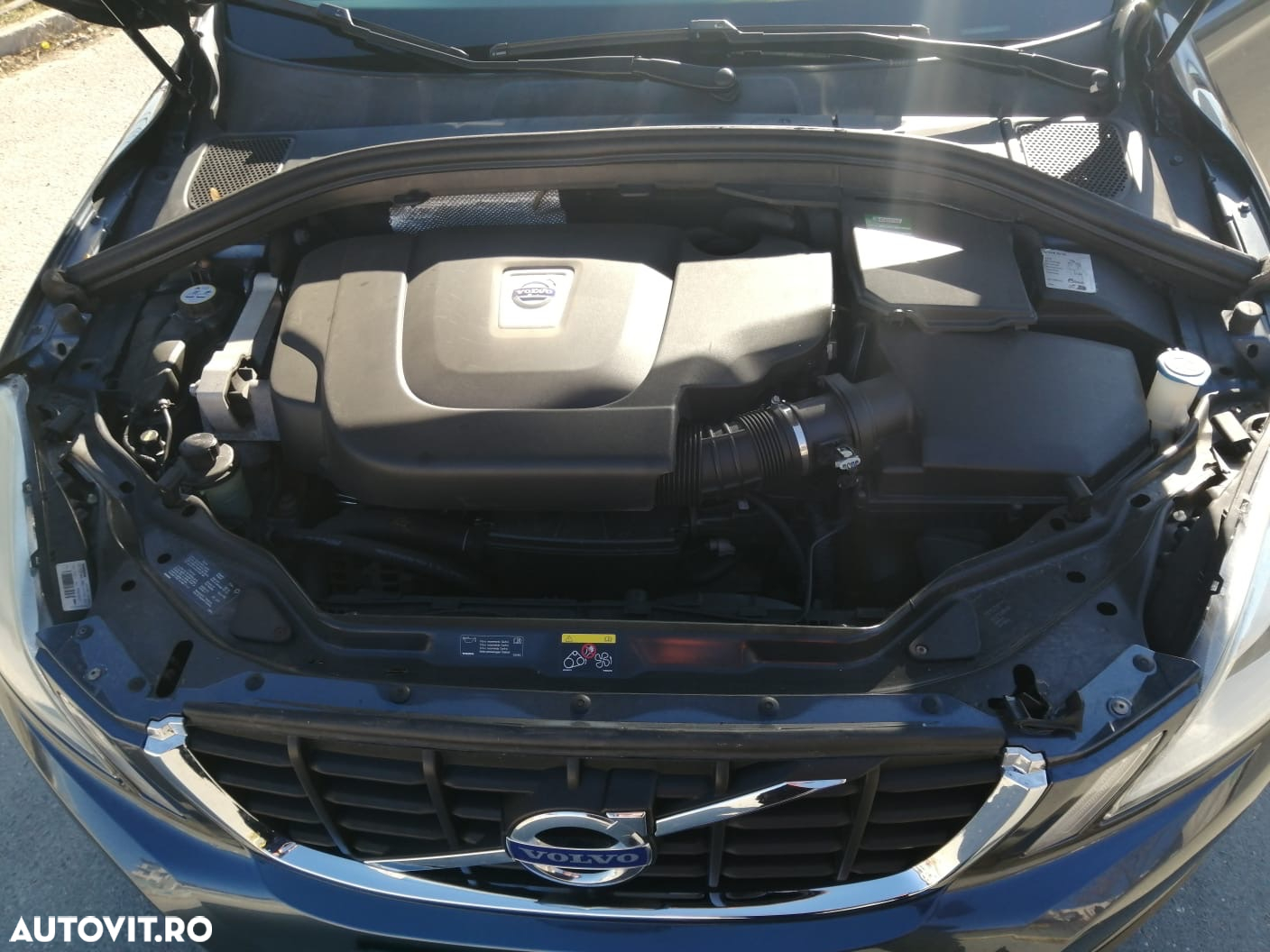 Volvo XC 60 2.4D AWD Aut. - 8