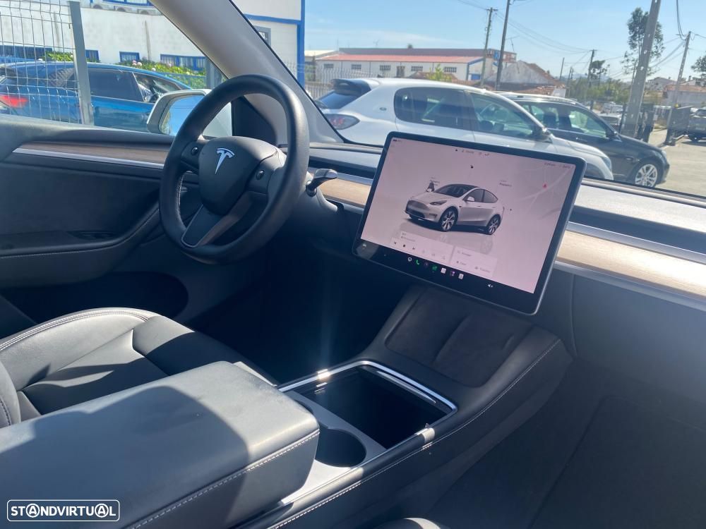 Tesla Model Y Standard RWD - 7