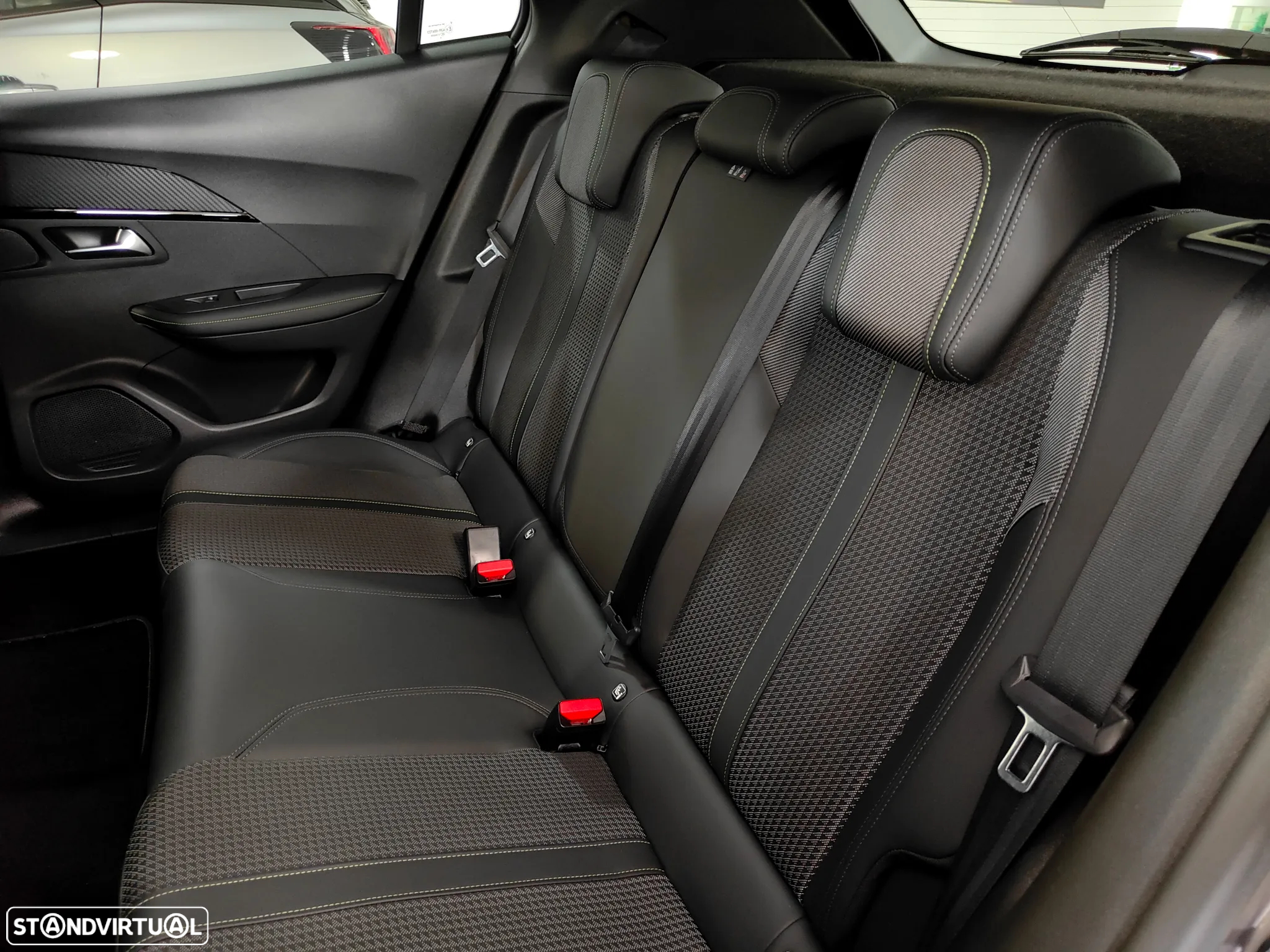 Peugeot 2008 1.2 PureTech GT Line - 41