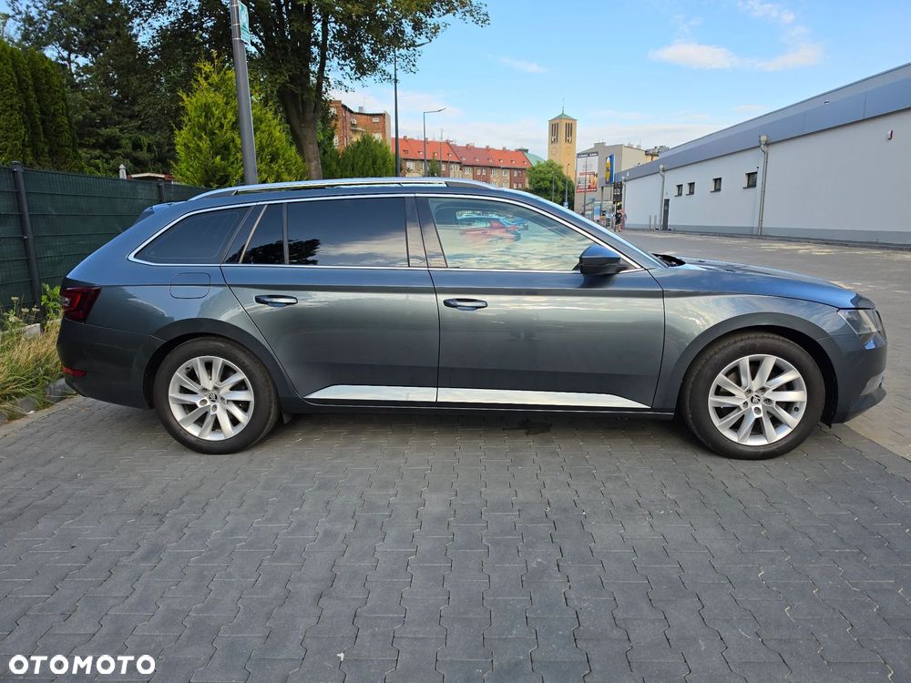 Skoda Superb 2.0 TDI Style DSG - 6
