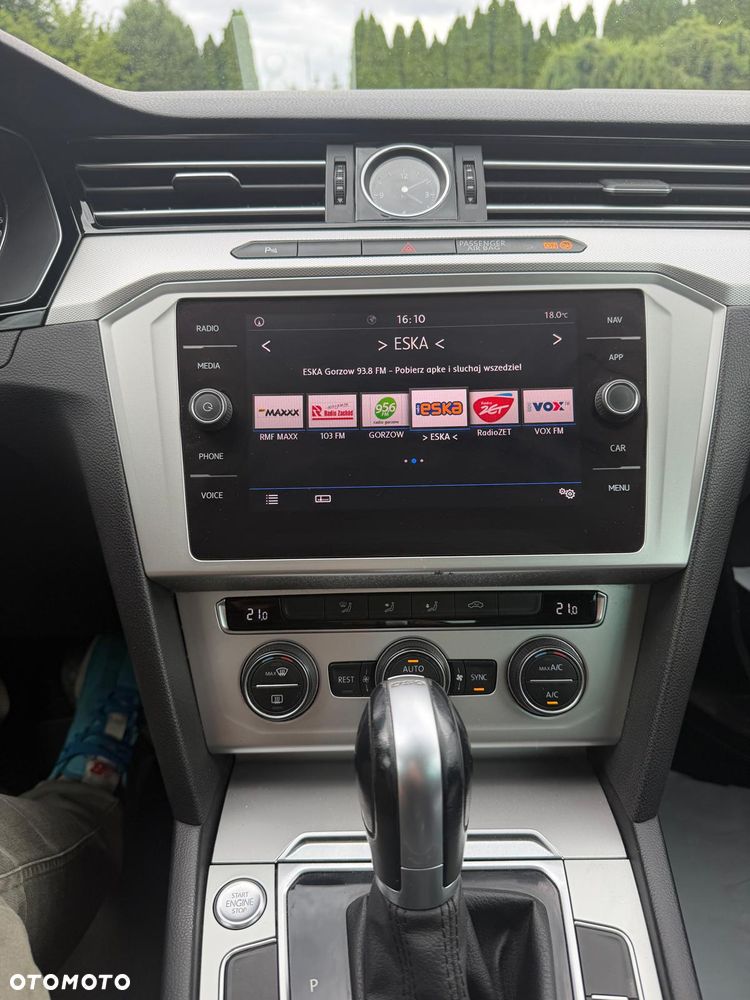Volkswagen Passat 2.0 TDI SCR DSG Comfortline - 19
