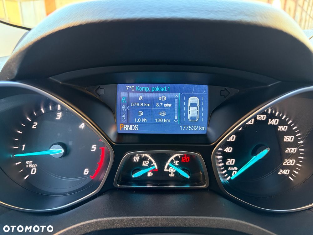 Ford Kuga 2.0 TDCi 4x4 ST-Line - 27