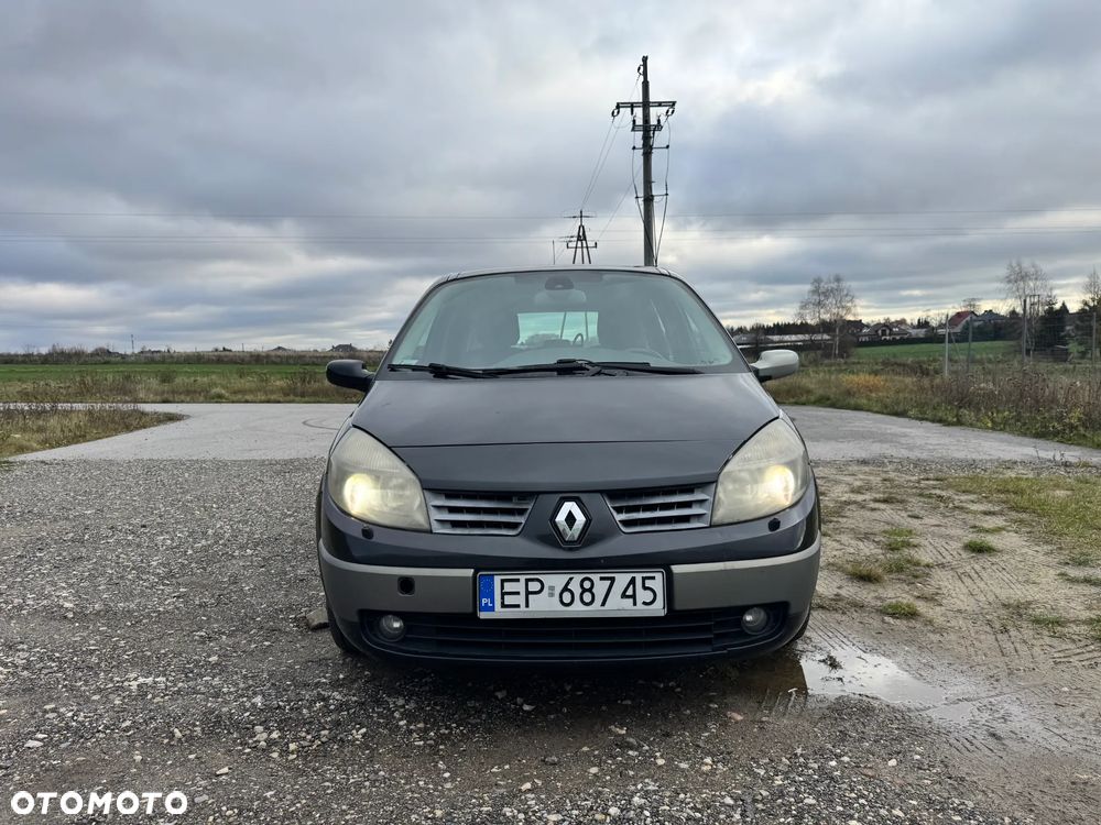 Renault Grand Scenic - 11