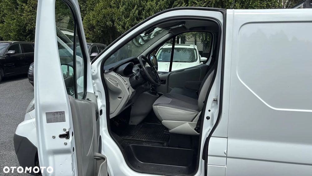 Opel Vivaro - 11