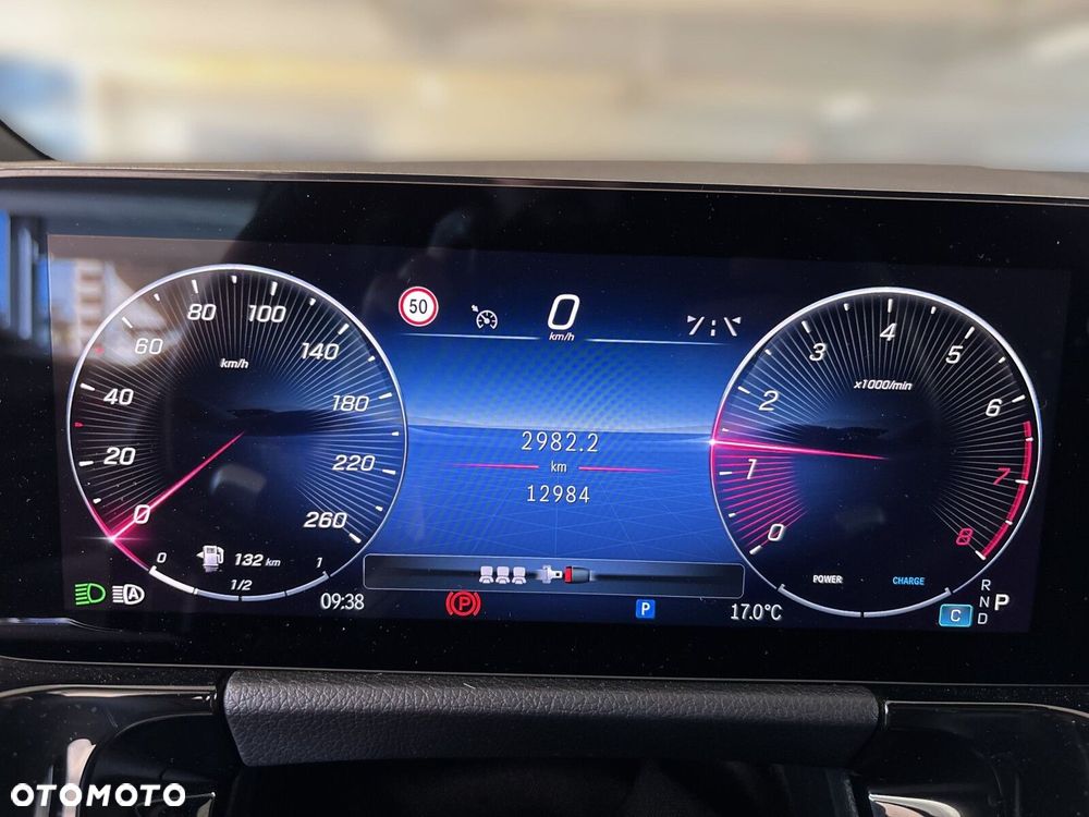 Mercedes-Benz GLA - 13