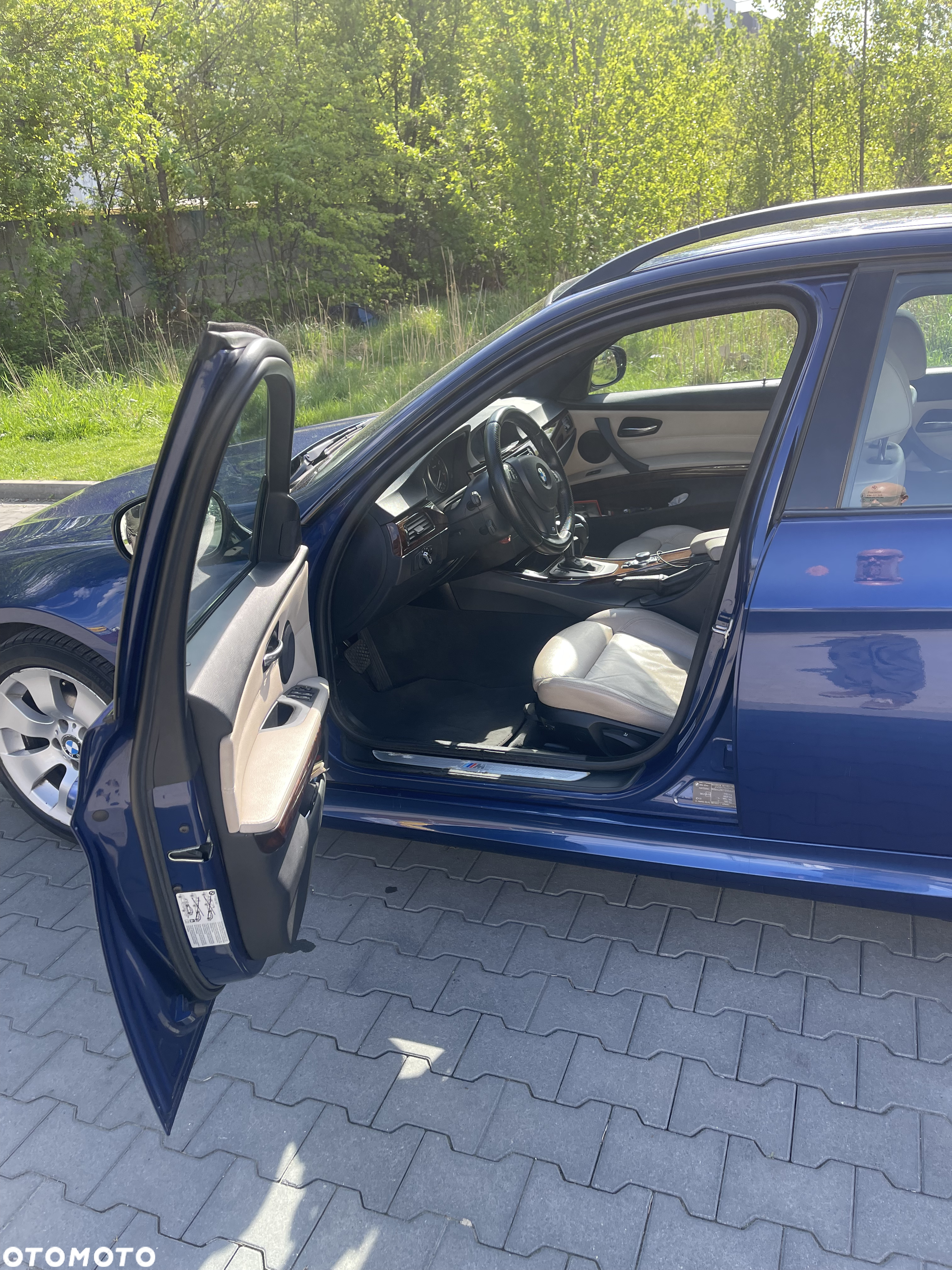 BMW Seria 3 320d xDrive DPF Touring - 10