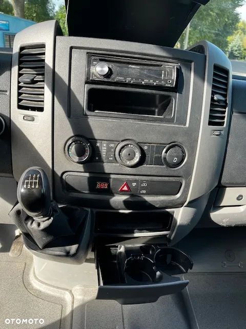 Mercedes-Benz Sprinter - 22