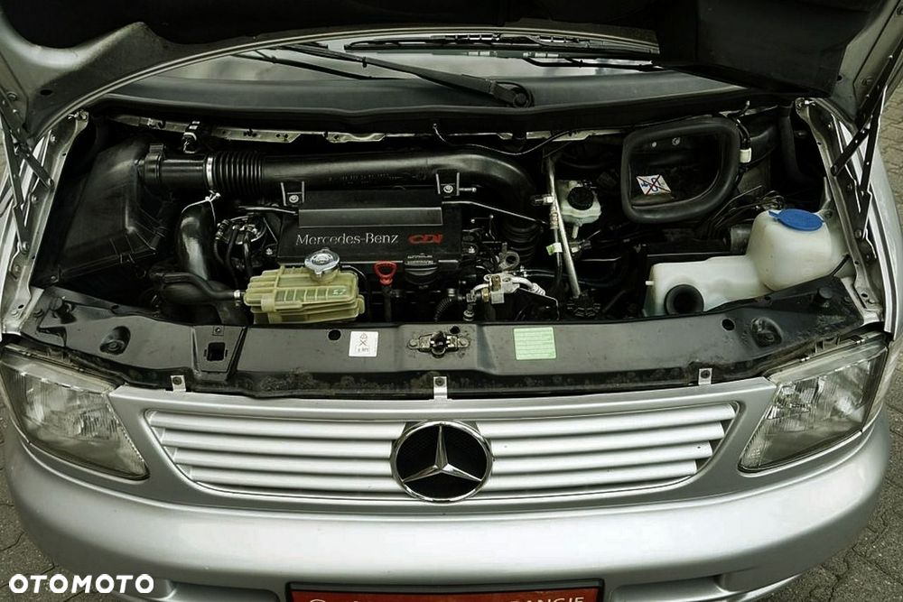 Mercedes-Benz Klasa V - 12