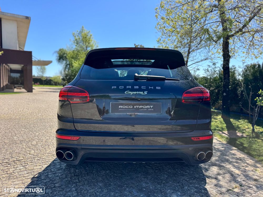 Porsche Cayenne S - 22