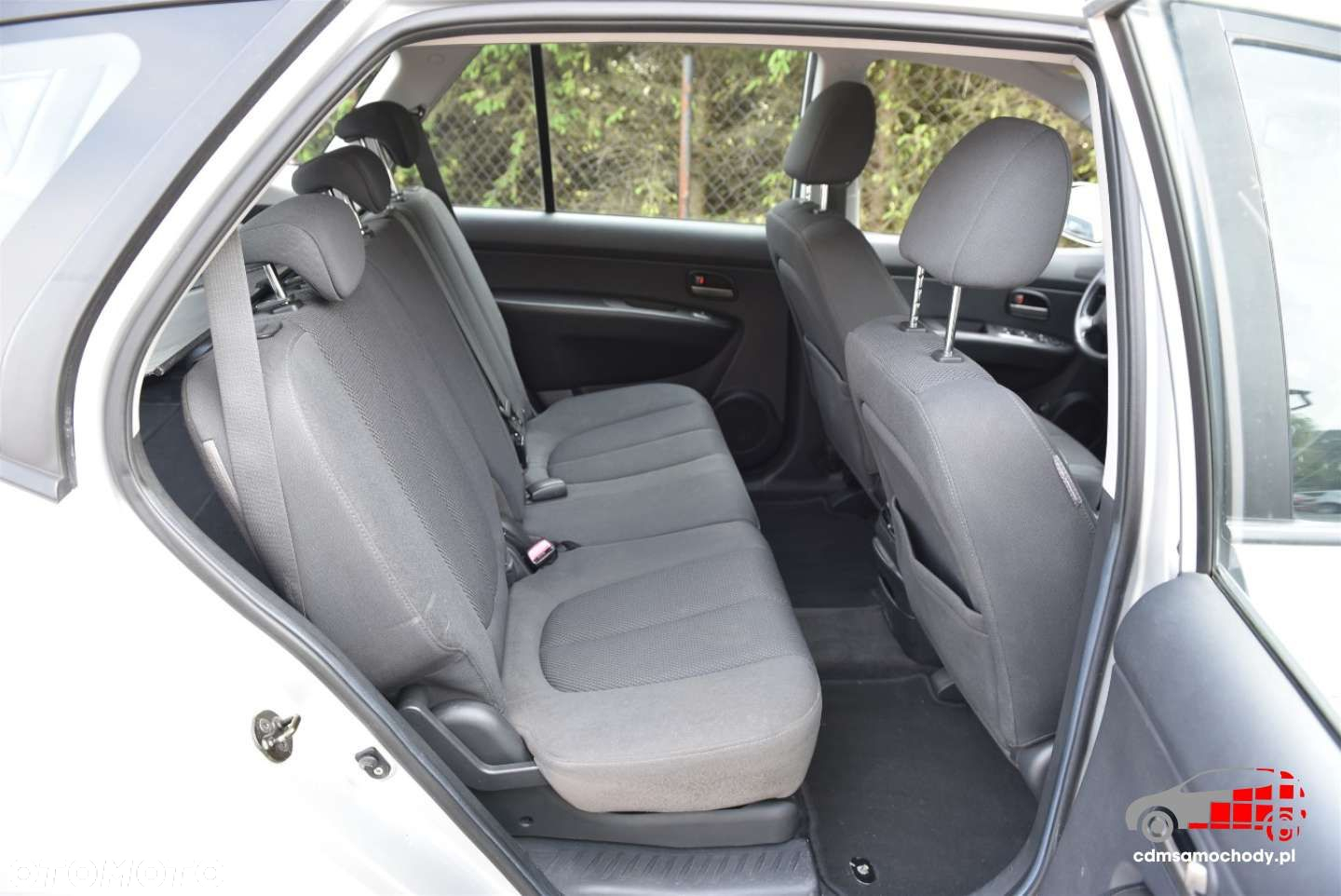 Kia Carens - 17