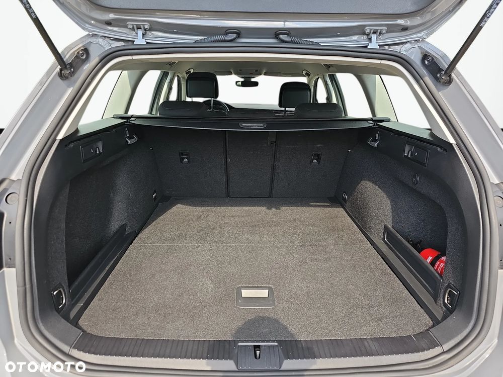 Volkswagen Passat 2.0 TDI EVO Business - 12