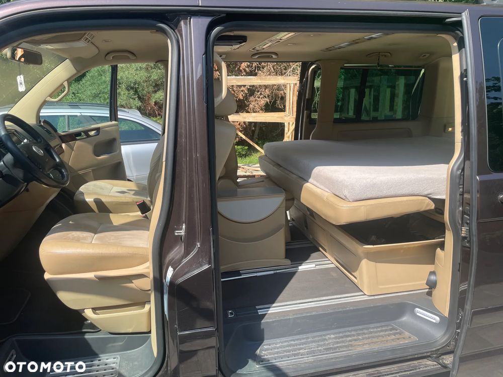 Volkswagen Multivan - 16