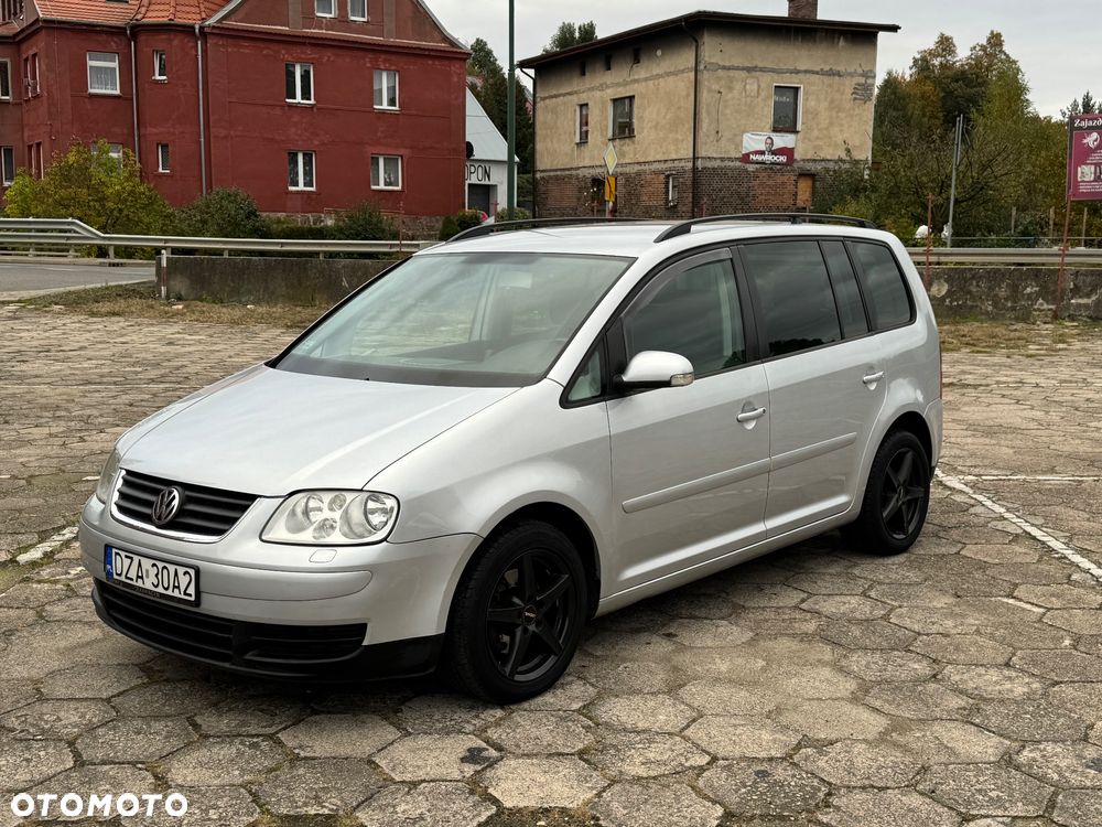 Volkswagen Touran 2.0 TDI Highline - 1