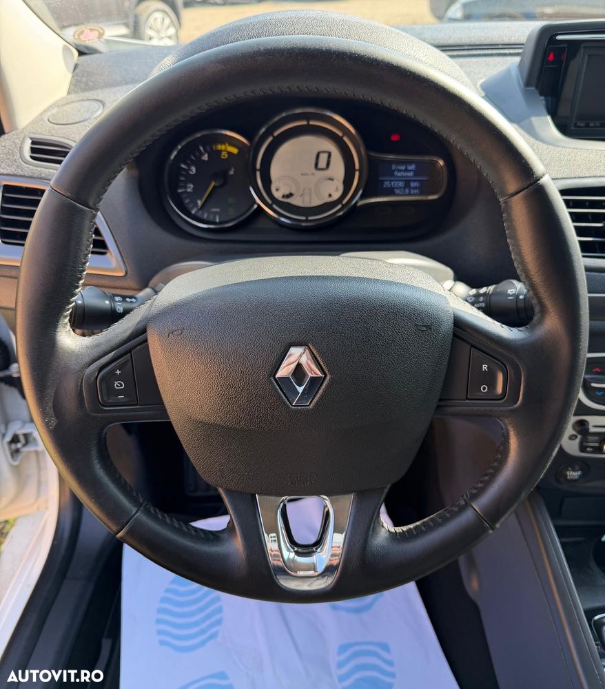 Renault Megane ENERGY dCi 110 Start & Stop Dynamique - 12