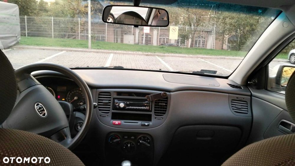 Kia Rio - 5