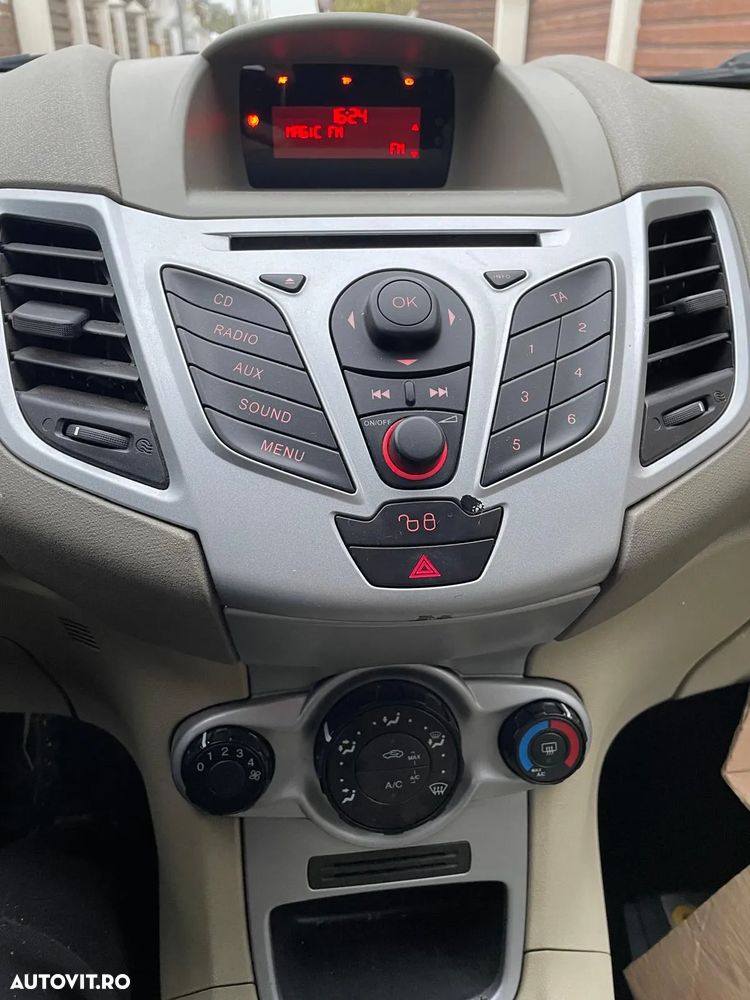Ford Fiesta - 8