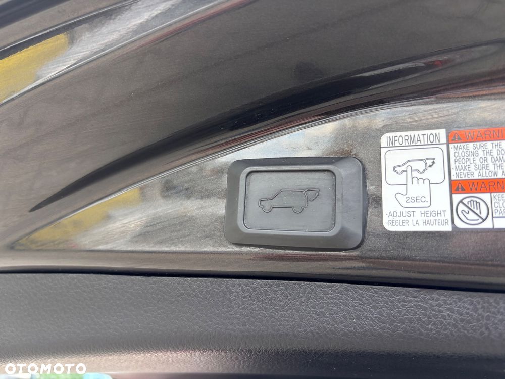 Toyota RAV4 Hybrid Style 4x4 - 36