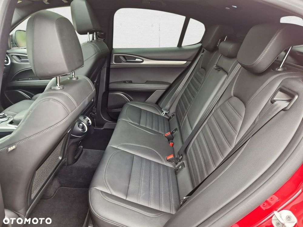 Alfa Romeo Stelvio - 23