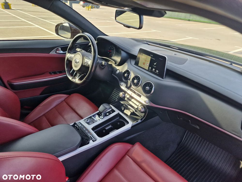 Kia Stinger 3.3 T-GDI V6 GT AWD - 12