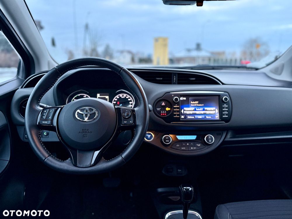 Toyota Yaris - 10