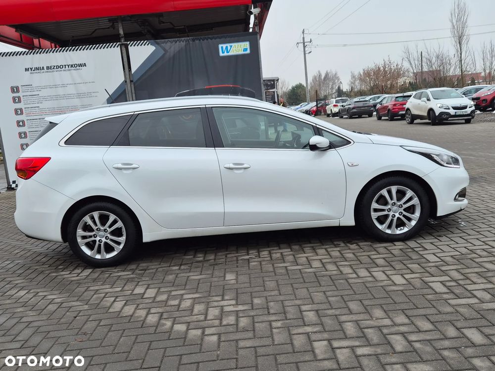 Kia Ceed 1.6 CRDi 128 Platinum Edition - 14