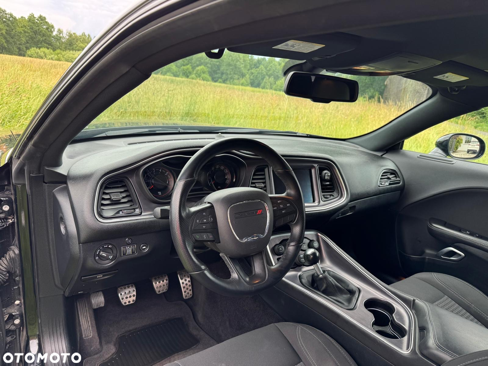 Dodge Challenger - 15