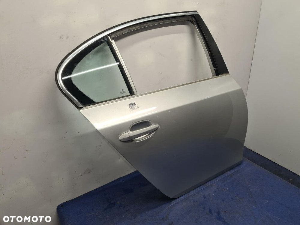 BMW E60 DRZWI TYŁ PRAWE - 4