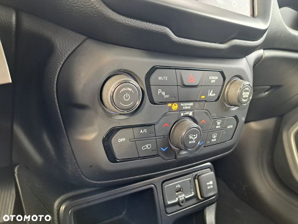 Jeep Renegade - 19