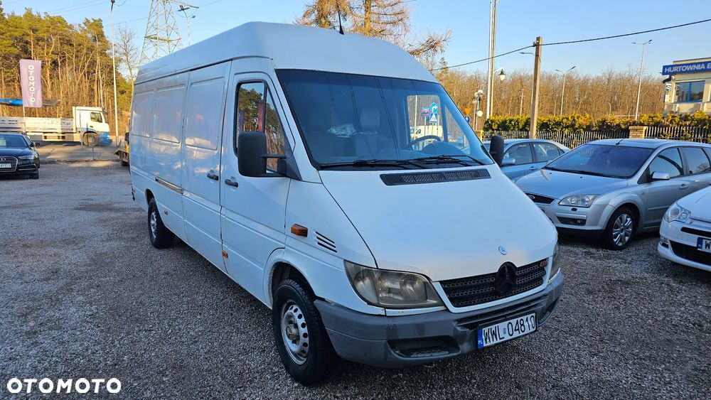 Mercedes-Benz Sprinter - 2