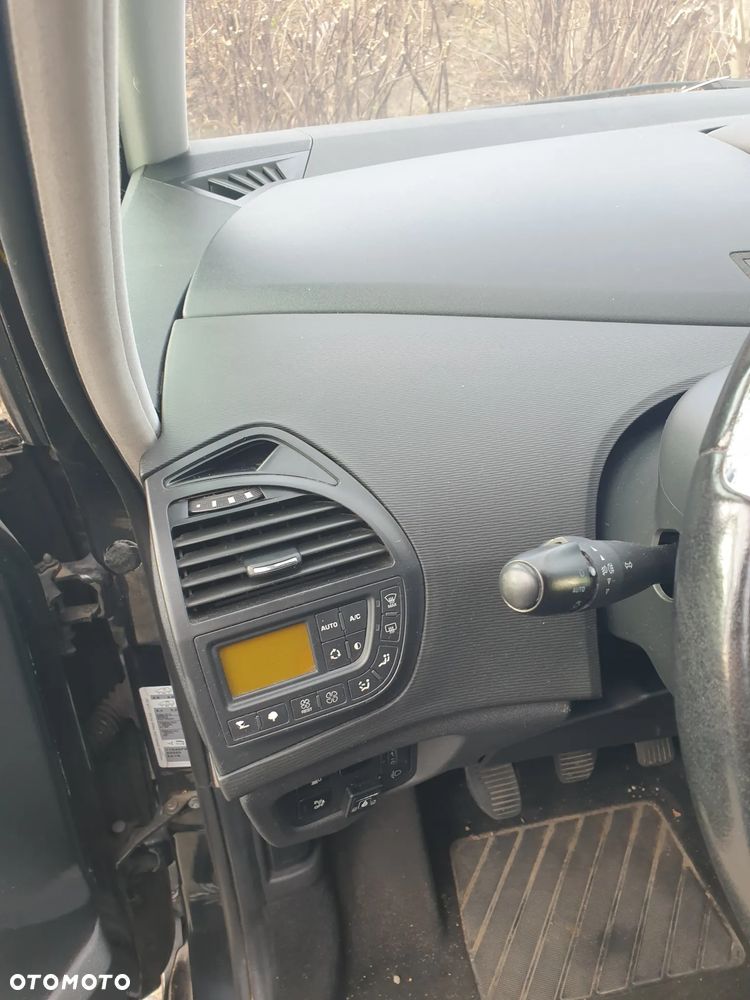 Citroën C4 Picasso 1.8 16V Advance - 6