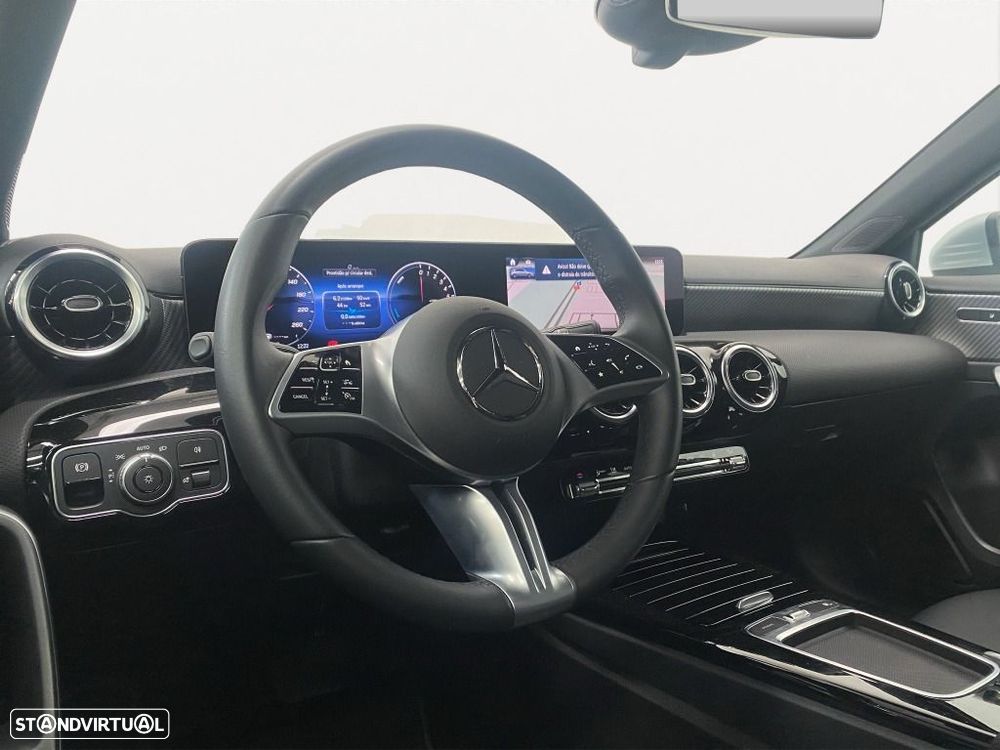 Mercedes-Benz A 250 e — fotografia 9