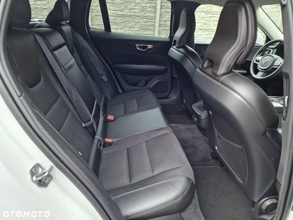 Volvo V60 Cross Country D4 AWD Geartronic - 19