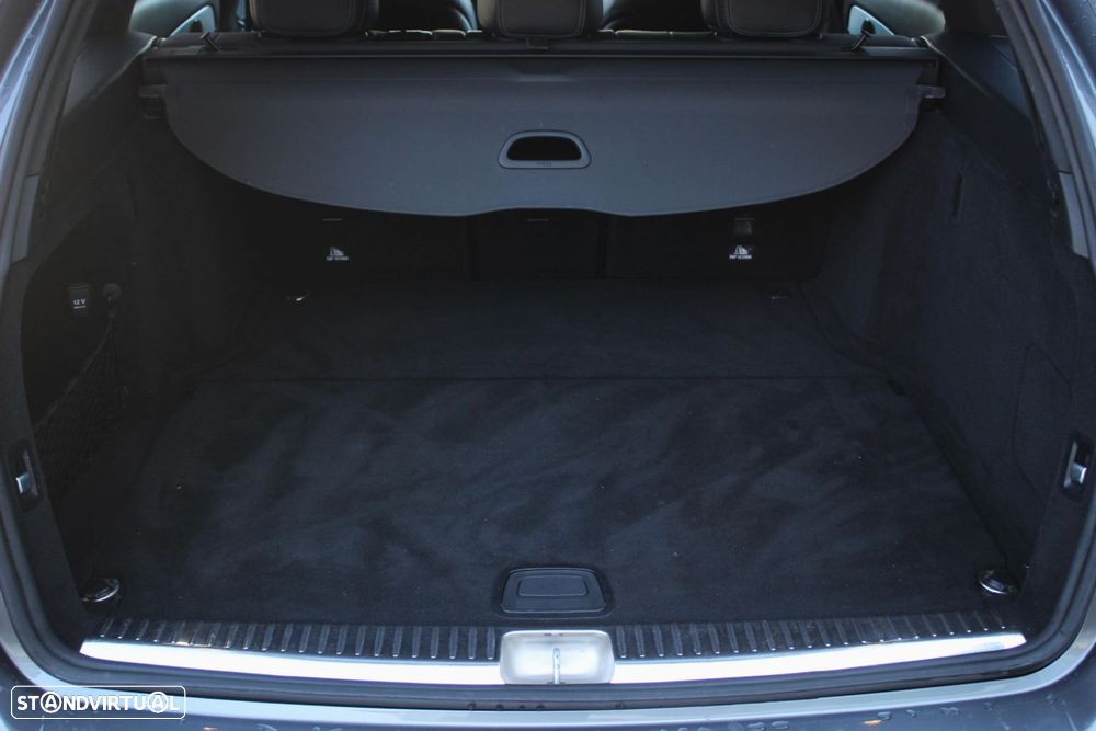 Mercedes-Benz C 300 h AMG Line - 28
