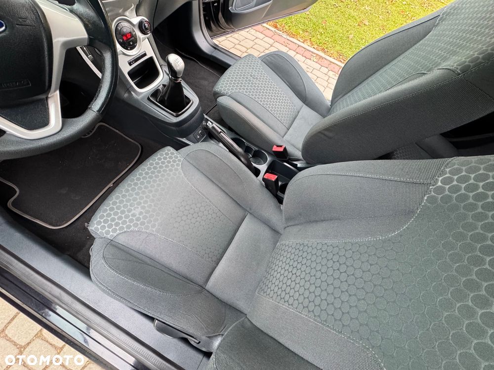 Ford Fiesta - 26