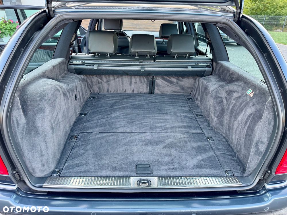 Mercedes-Benz Klasa E 320 T 4-Matic Elegance - 27